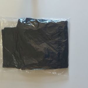 Lands End women's starfish refine pant. Size medium in Black. Made in Cambodia